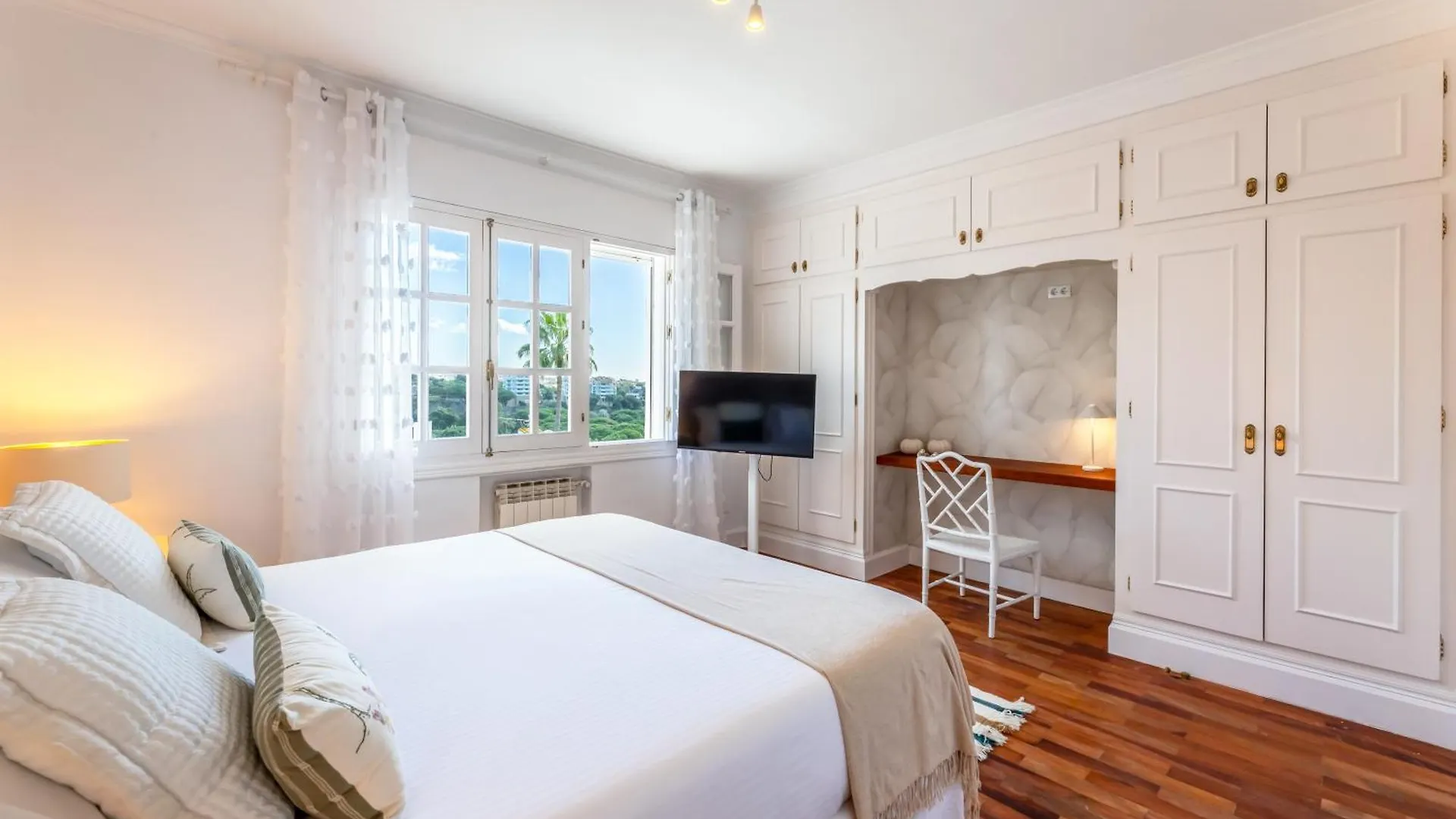 Bed & Breakfast Aurora Boutique House - Only Adults Bed and Breakfast Marbella
