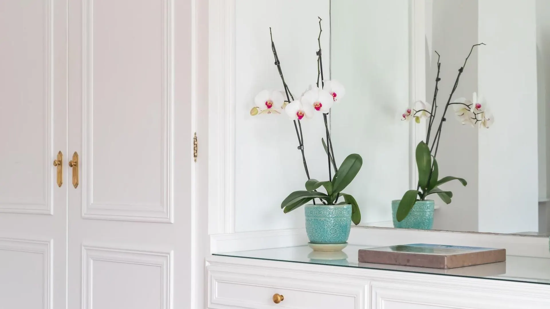 Aurora Boutique House - Only Adults Bed and Breakfast Marbella Bed & Breakfast